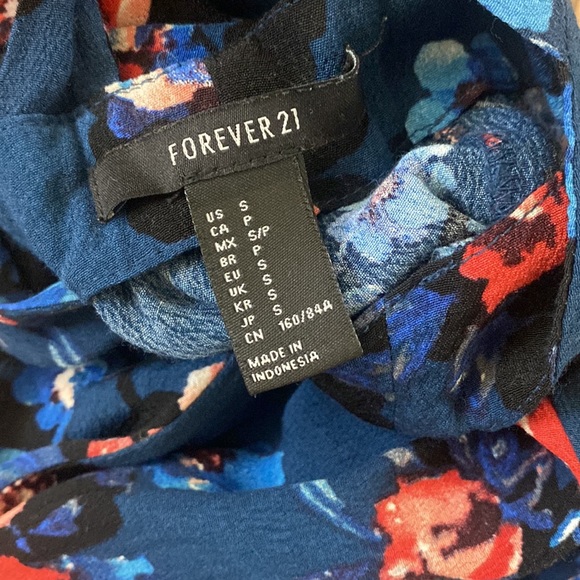 Dress - Picture 5 of 8